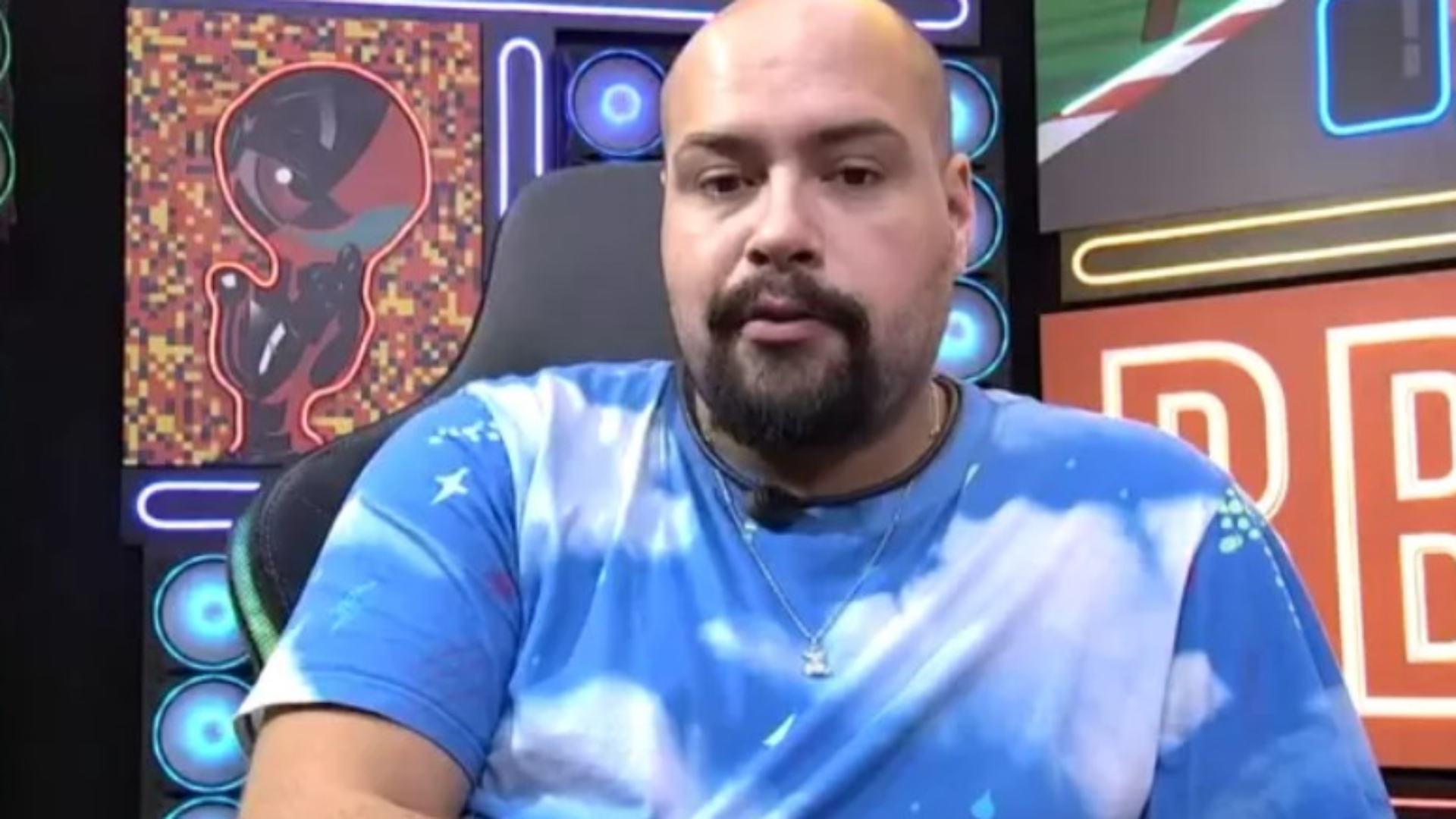 BBB22: Tiago Abravanel explica voto em aliado e acorda para o jogo: “Aprendendo”