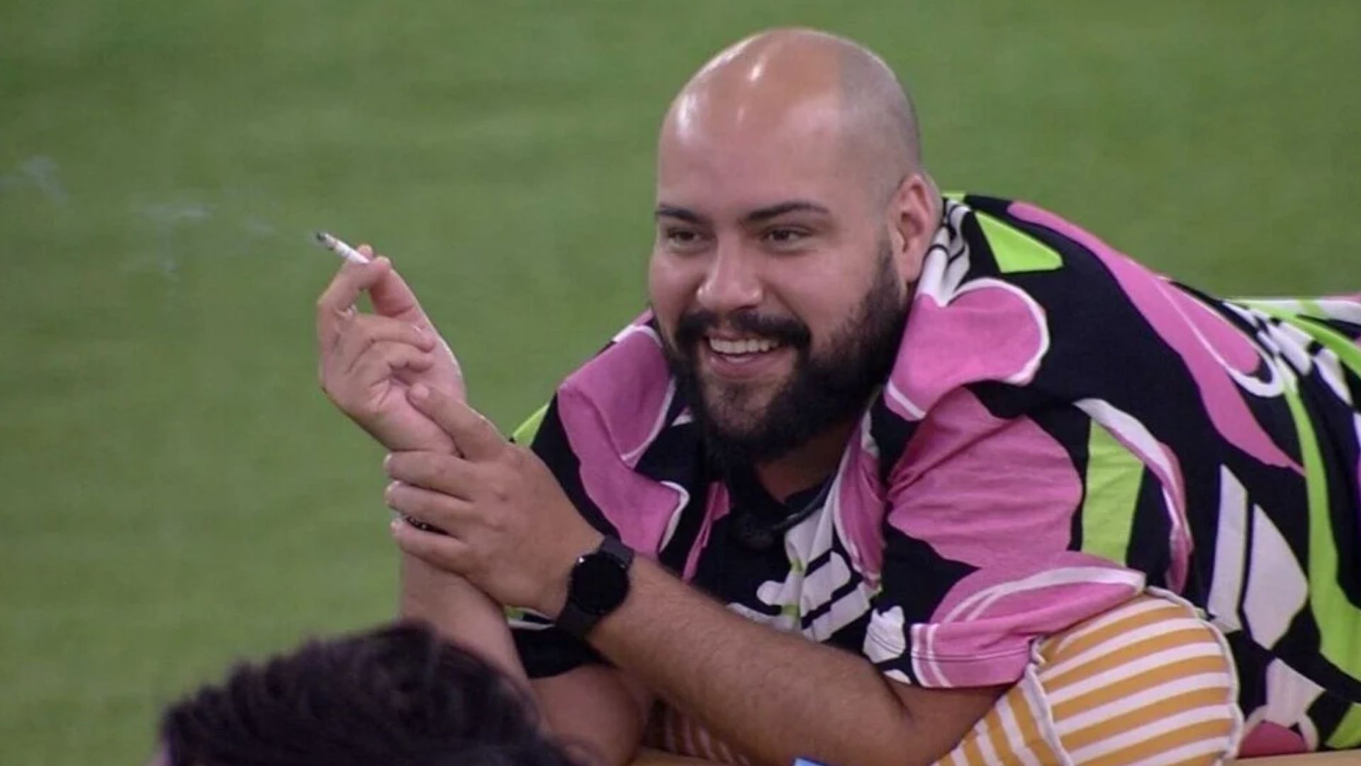 BBB22: Tiago Abravanel faz promessa e quer parar de fumar: “Se chegar no TOP 10”