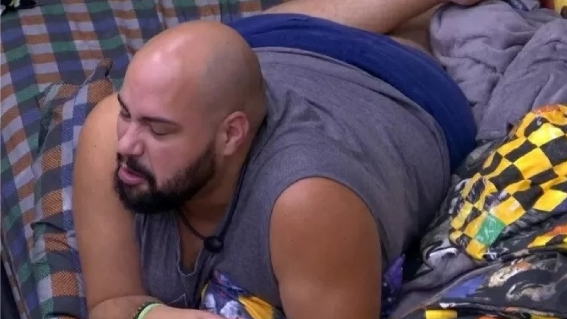 BBB22: Tiago Abravanel revela que já namorou 3 mulheres e relembra ex: “Gostosa”