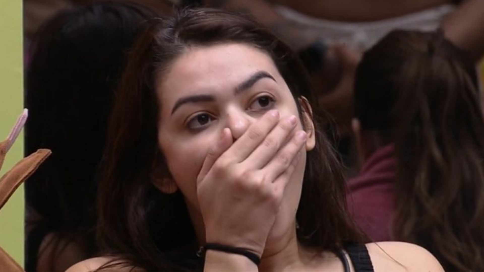 Uma fortuna! Veja quanto vale a câmera que Eslovênia quebrou no ‘BBB22’