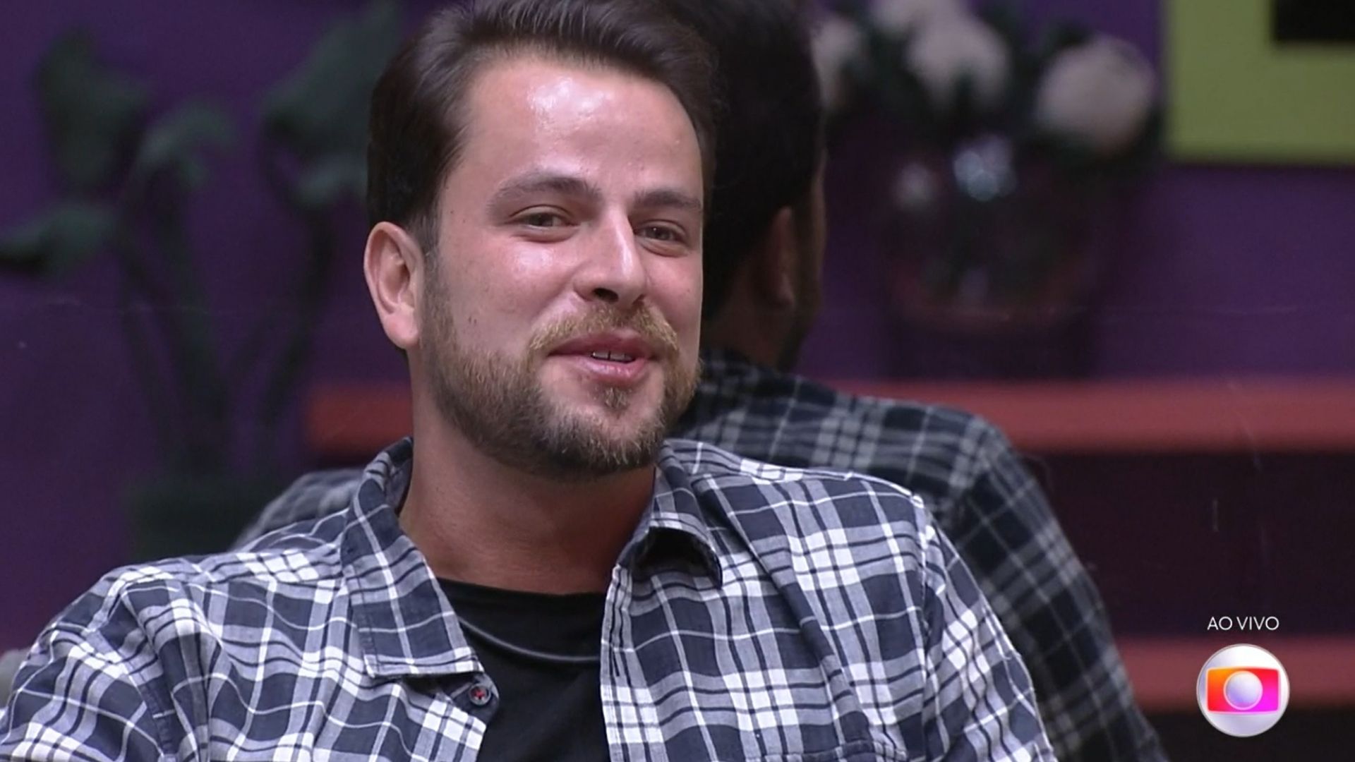 BBB22: Gustavo desdenha de paredão ao vivo e gera revolta na web: “Arrogante”