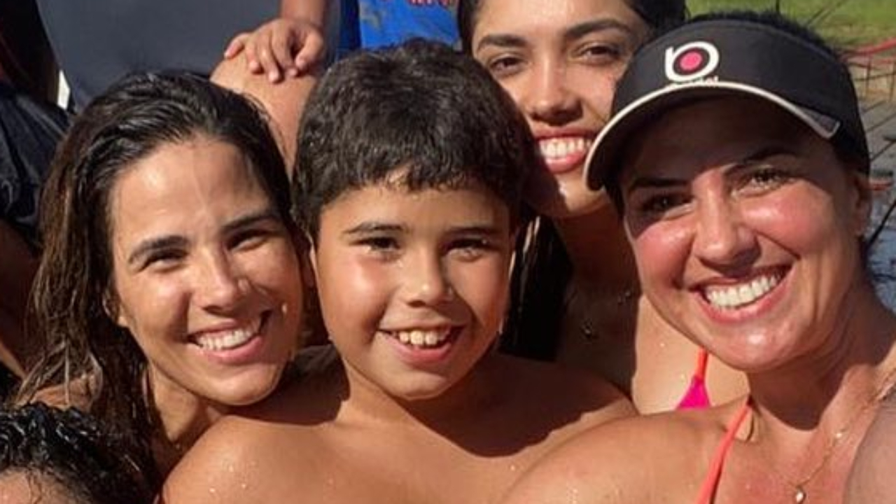 Graciele Lacerda posa com a família de Wanessa Camargo e coleciona elogios: ”Maturidade!”