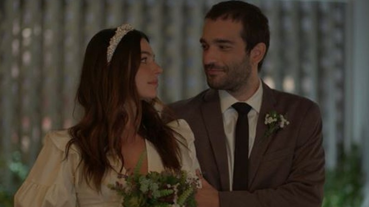 Amor de Mãe: Sandro e Betina se casam em cerimônia virtual, mas logo ‘se separam’
