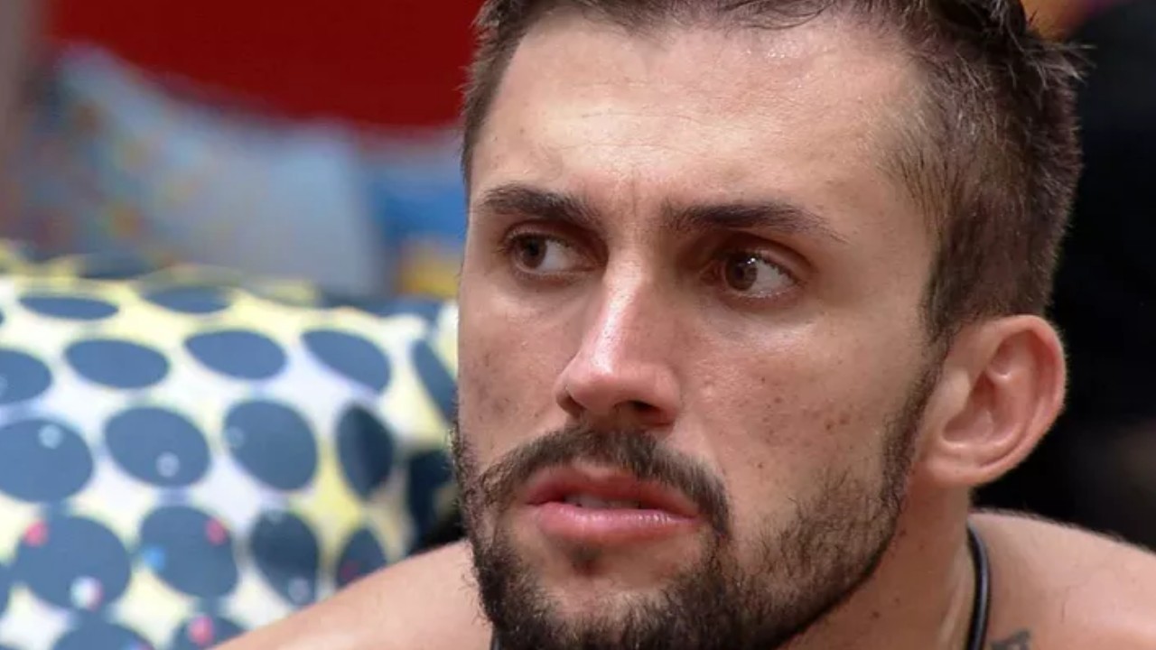 BBB21: Indignado, Arthur se revolta de vez após saber resultado da Prova do Líder: “Eu perdi, estou no Paredão”