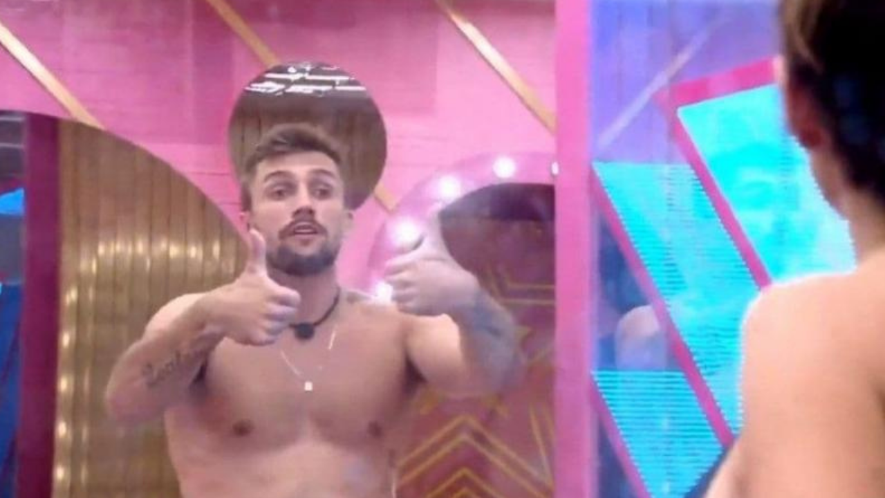BBB21: Bêbado, Arthur tenta confusão enquanto brothers dormem e parte para cima de sister: “Vai pro inferno”