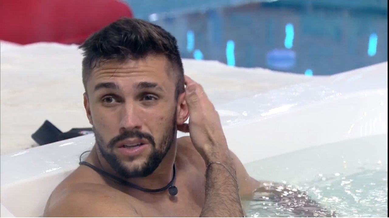 BBB21: Temendo o pior, Arthur acredita em sua eliminação após saída de Carla Diaz: “Próximo na reta”