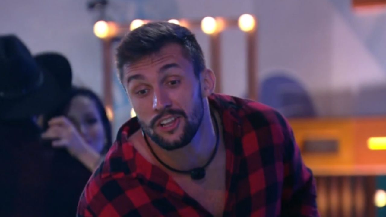 BBB21: E a Carla? Arthur faz revelação bombástica sobre vida amorosa e dispara: “Seis anos apaixonado”