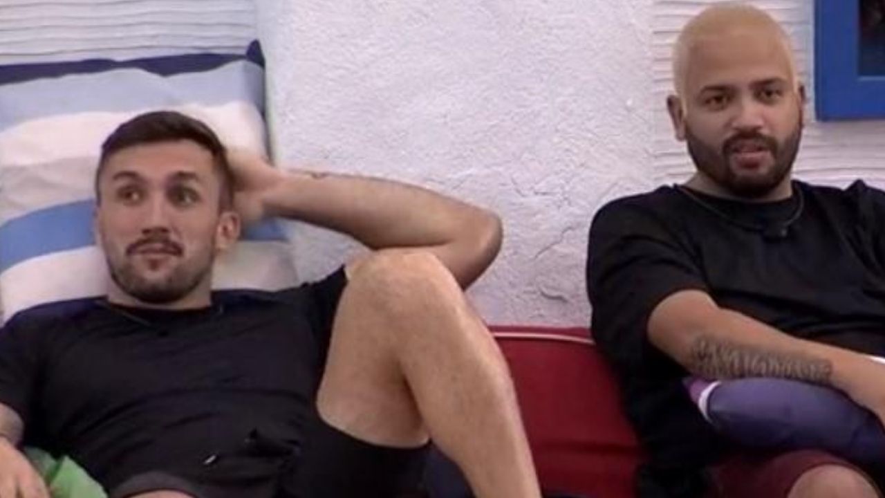 BBB21: E o amor? Arthur se une a Projota para falar mal de Carla Diaz: “Falta senso nela”