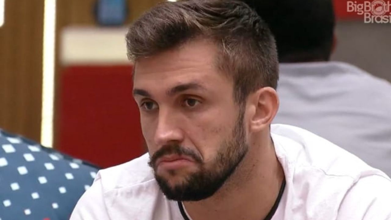 BBB21: Equipe de Arthur se pronuncia e ironiza críticas feitas ao comportamento do brother: “Não é má pessoa”
