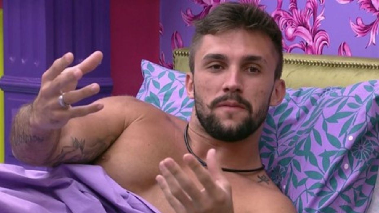 BBB21: Confiante, Arthur acredita na volta de Carla Diaz e promete loucura de amor: “Eu agarro, beijo”