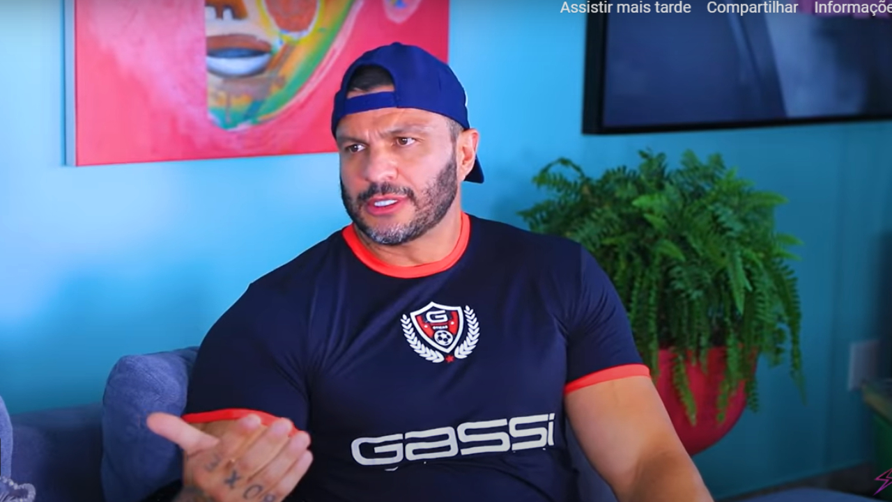 BBB21: Kleber Bambam critica presença de psicólogo no reality: ”Não tem que ter”