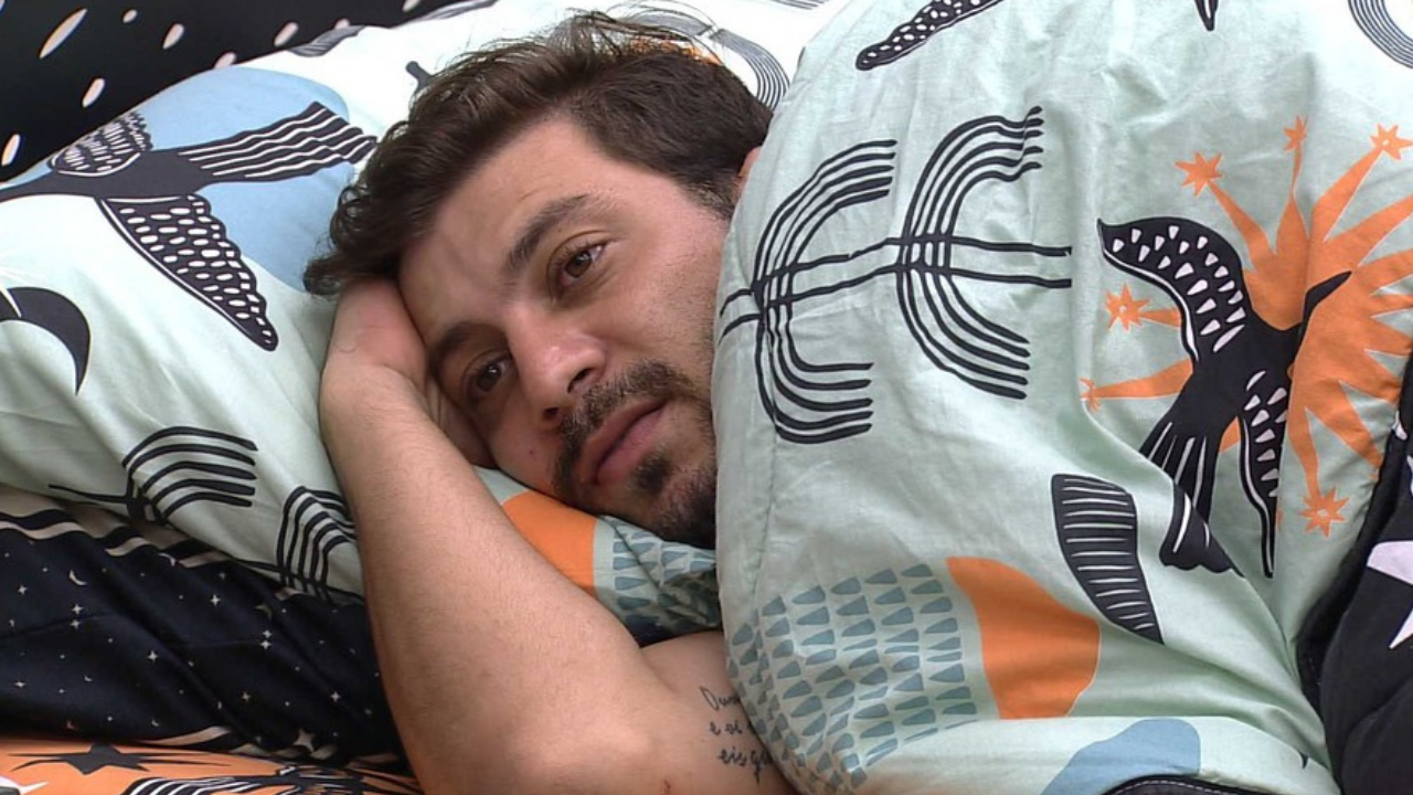 BBB21: Sister conta que Caio teve febre e fantasma da Covid-19 volta a assombrar a casa: “Está meio molinho”