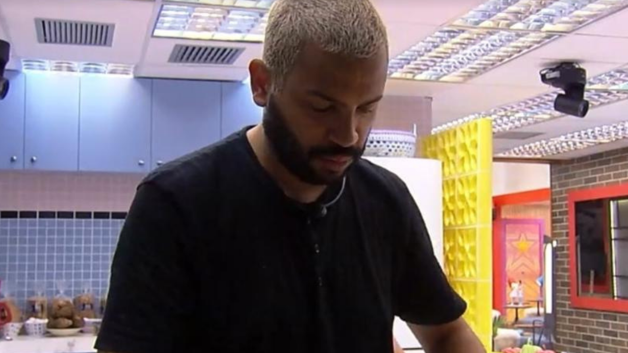 BBB21: De novo? Projota surpreende e volta a criticar a produção ao se olhar no espelho: “Que viagem deles”