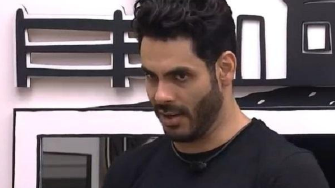 BBB21: Pega fogo, cabaré! Rodolffo surpreende ao relatar sonho erótico que teve na casa: “Bagaceira”