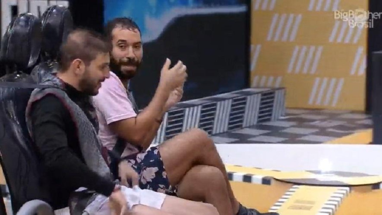BBB21: Inconveniente? Caio demonstra interesse em vida sexual de Gilberto: “Prefere que introduzam?”