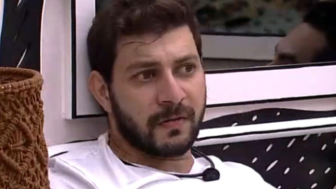 BBB21: Tensão! Caio passa por crise de ansiedade e ameaça deixar confinamento: “Acabando com o psicológico”