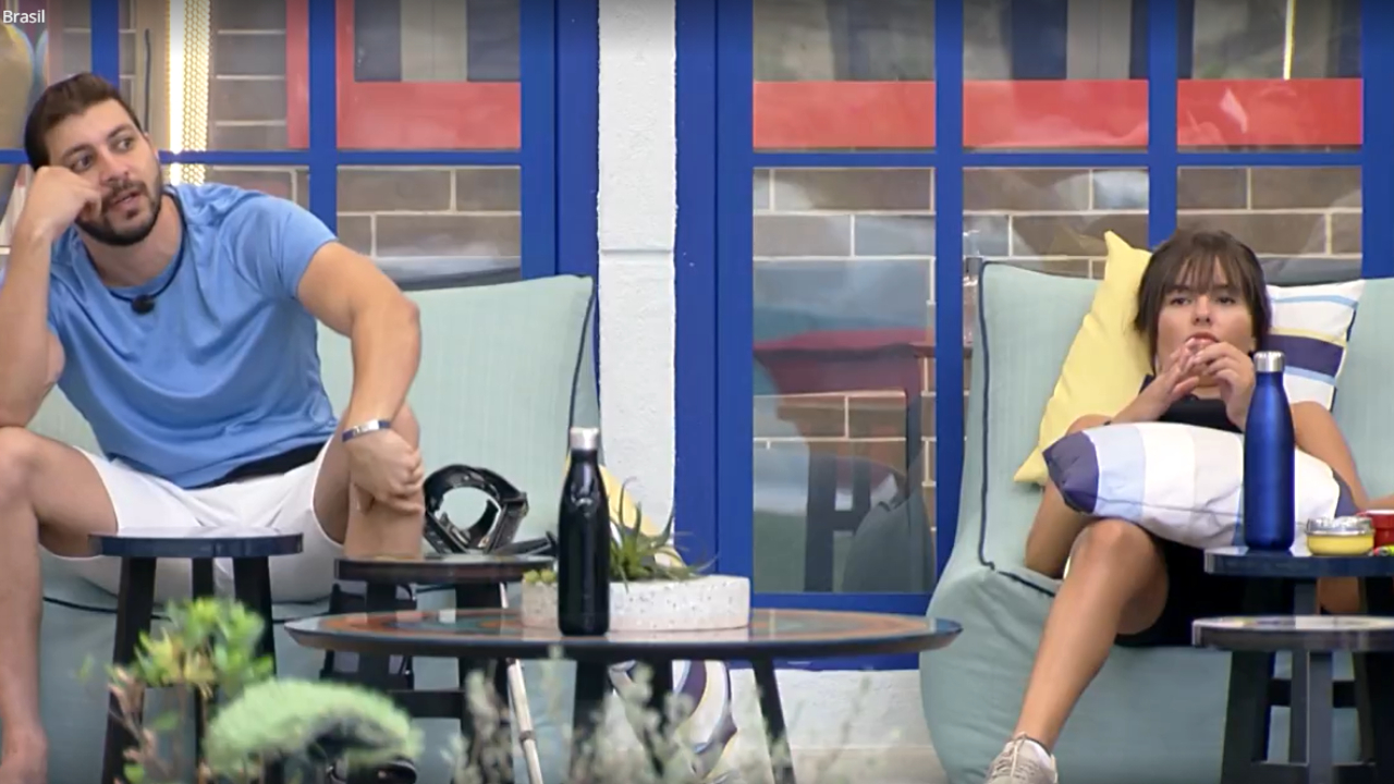 BBB21: Em conversa com Caio, Thaís chora ao falar sobre jogo: ”Não estou aguentando”