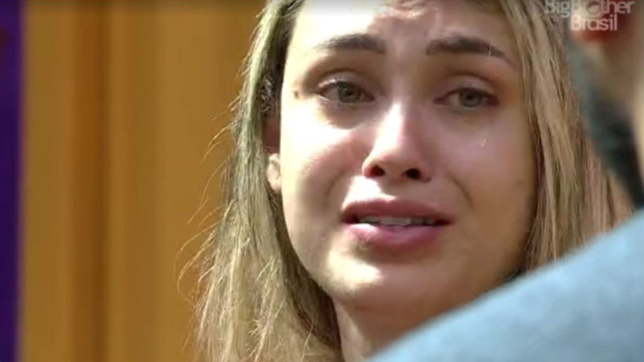 BBB21:Sarah se emociona com reviravolta no jogo e cai no choro: ”Medo pelos meus amigos”