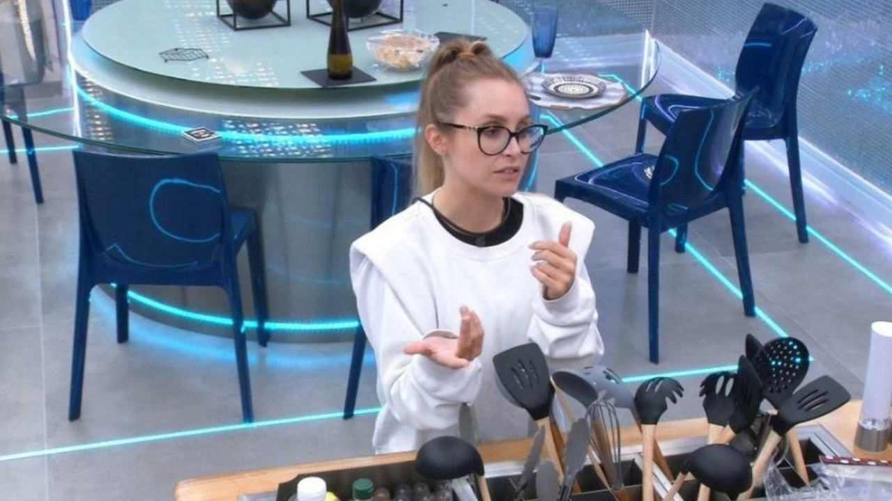BBB21: Carla Diaz questiona postura de Arthur para seu maior inimigo e desabafa: “Não quer nem saber”