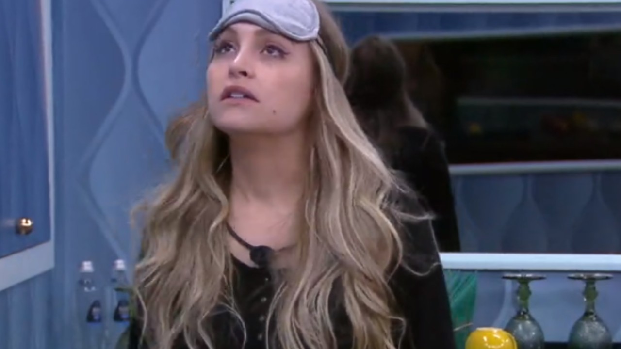 BBB21: Tomada por um turbilhão de sentimentos, Carla Diaz sonha com o seu retorno à casa: “Meu Deus, como será?”