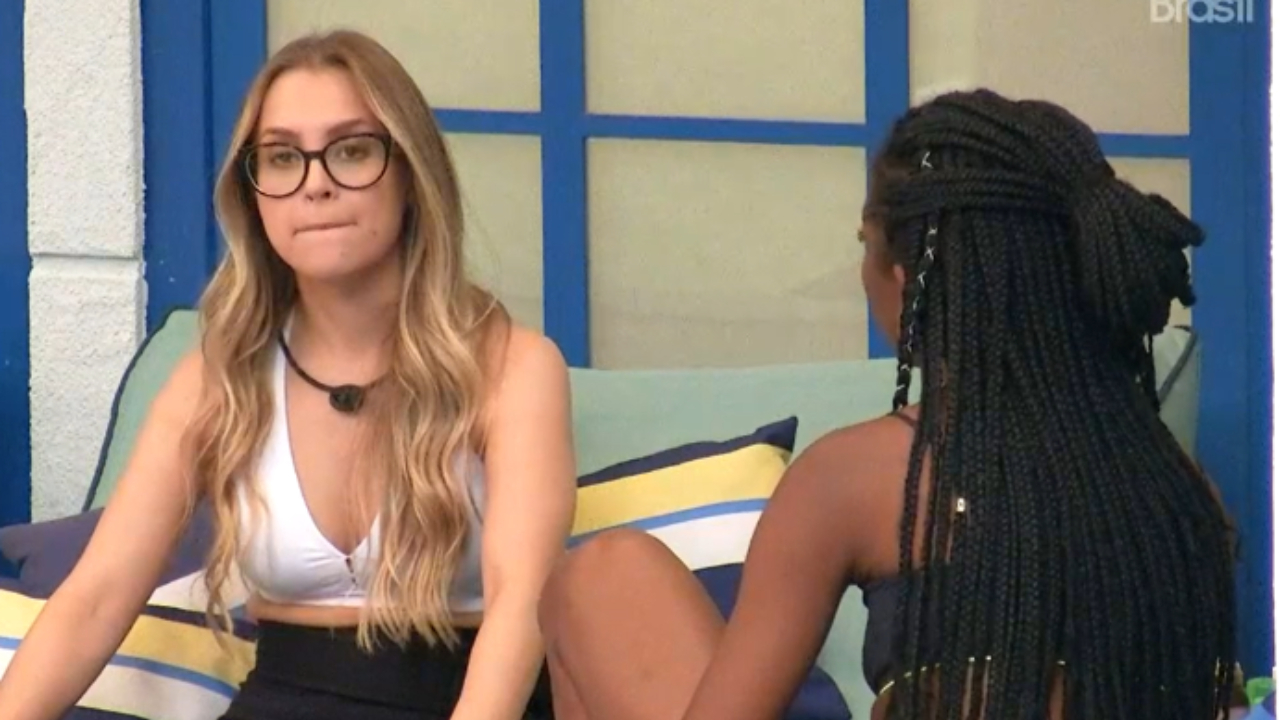 BBB21: Camilla de Lucas defende atitudes de Gilberto e Carla Diaz detona: “Duas caras”