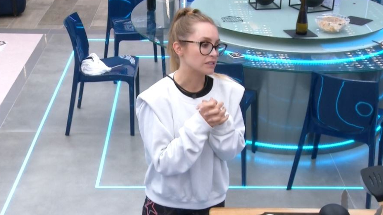 BBB21: No Paredão, Carla Diaz critica reação de Arthur e tenta justificar: “Tem medo que aconteça comigo”