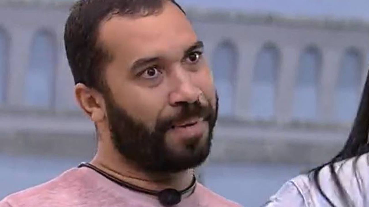 BBB21: Equipe de Gilberto entra na justiça após brother ser comparado a nazista: “Criminoso”