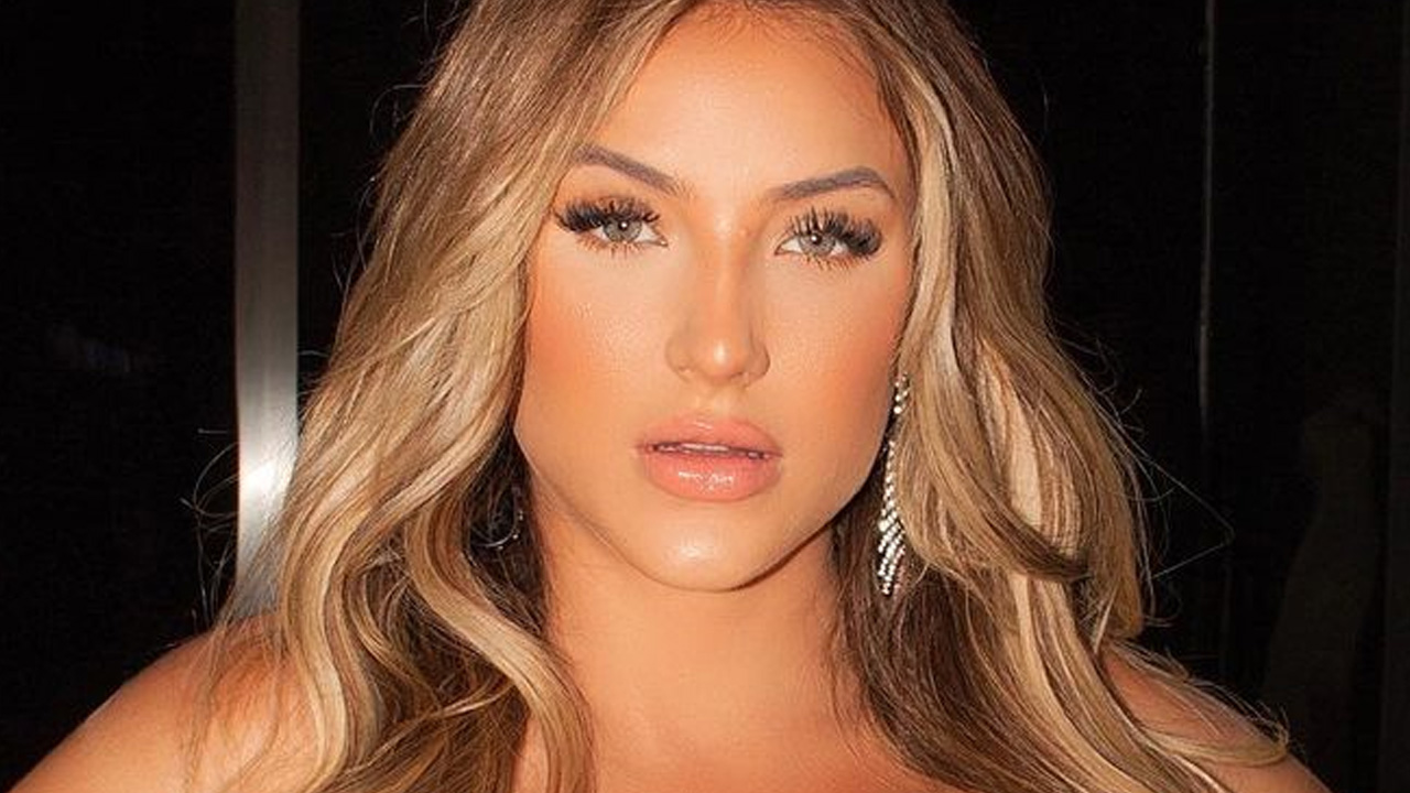 Ex-BBB Gabi Martins aposta em vestido sem alça e decote revela seios turbinados: “Perfeição”