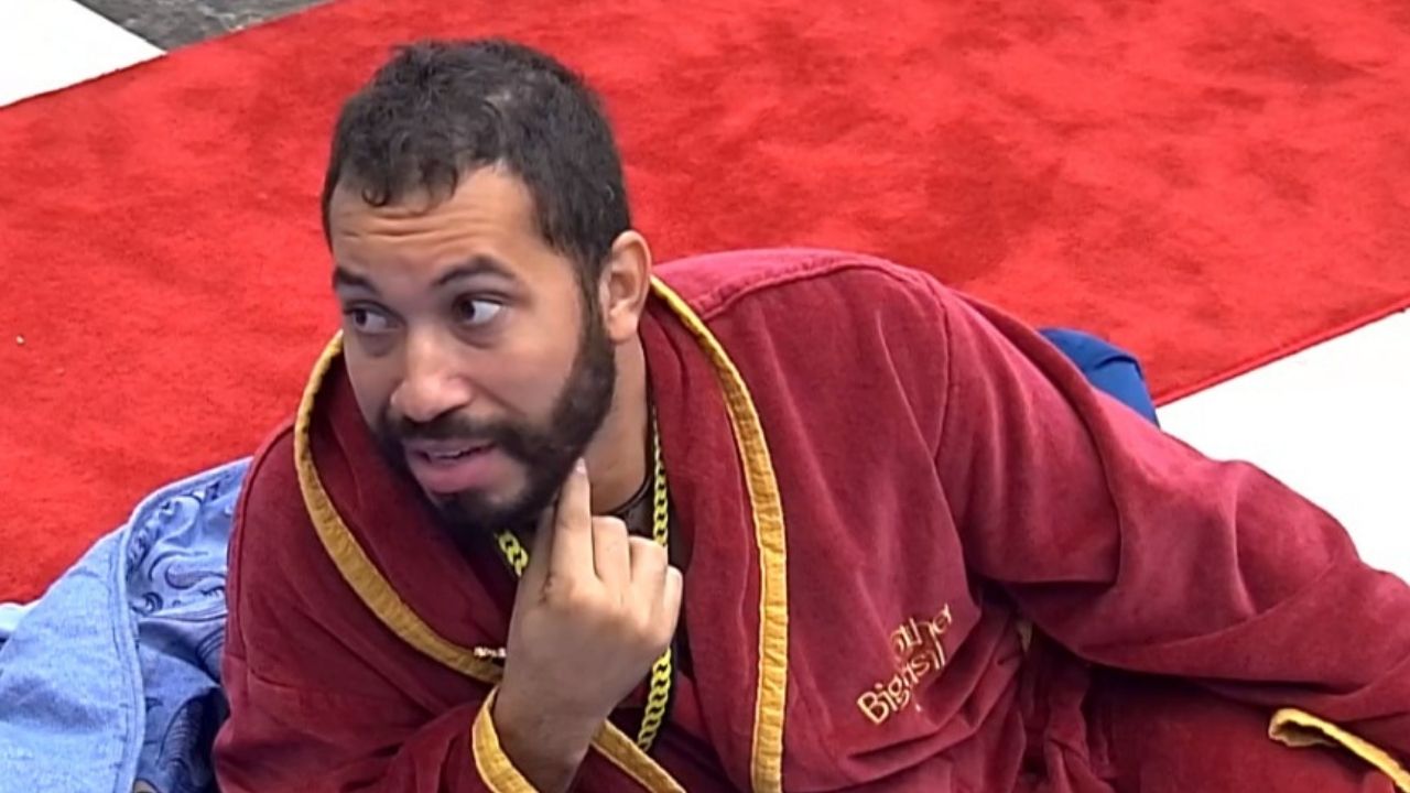 BBB21: Reviravolta! Gilberto muda de ideia de cogita indicar aliado para o paredão: “Voto em vão”