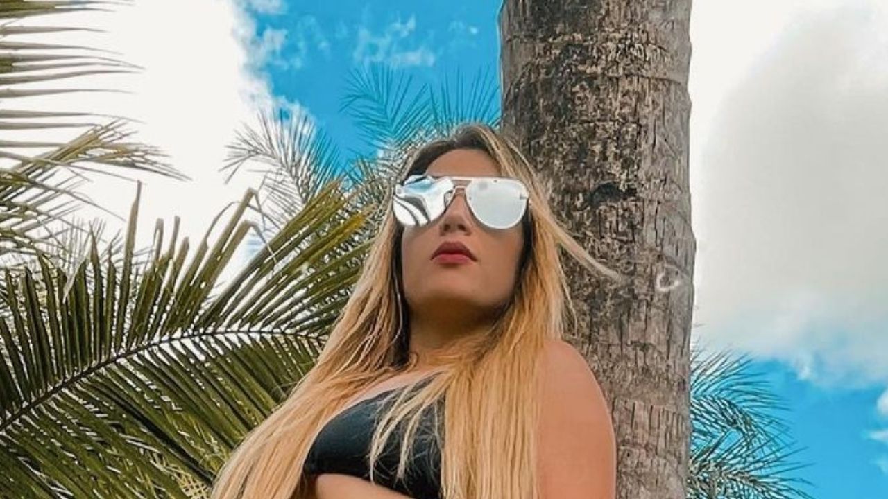 Filha de Leonardo posa de biquíni fio-dental e mostra corpo magérrimo após dieta: “Quanta perfeição”