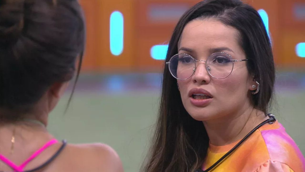 BBB21: Juliette abre o jogo com Thais e desabafa: ”Acho difícil jogar com você”