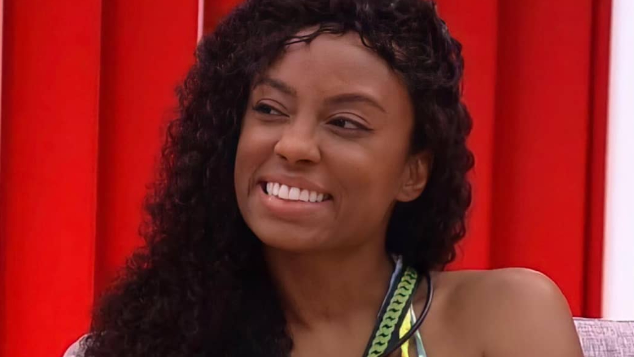BBB21: Ex-BBB Lumena divide primeira selfie na web e manda recado: ”Evoluir e seguir em frente”