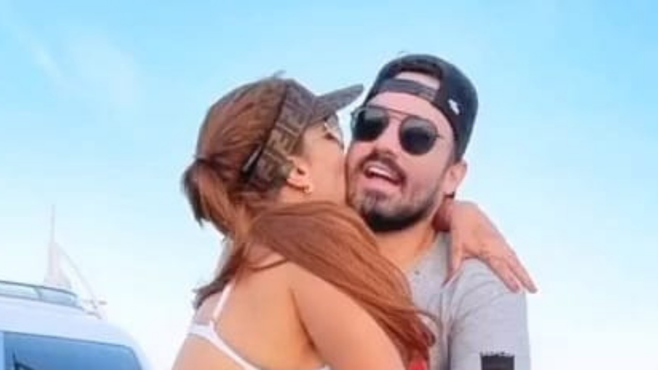 De biquíni branco, Maiara exibe corpão em passeio de barco e mão boba de Fernando rouba a cena: “Ousado”