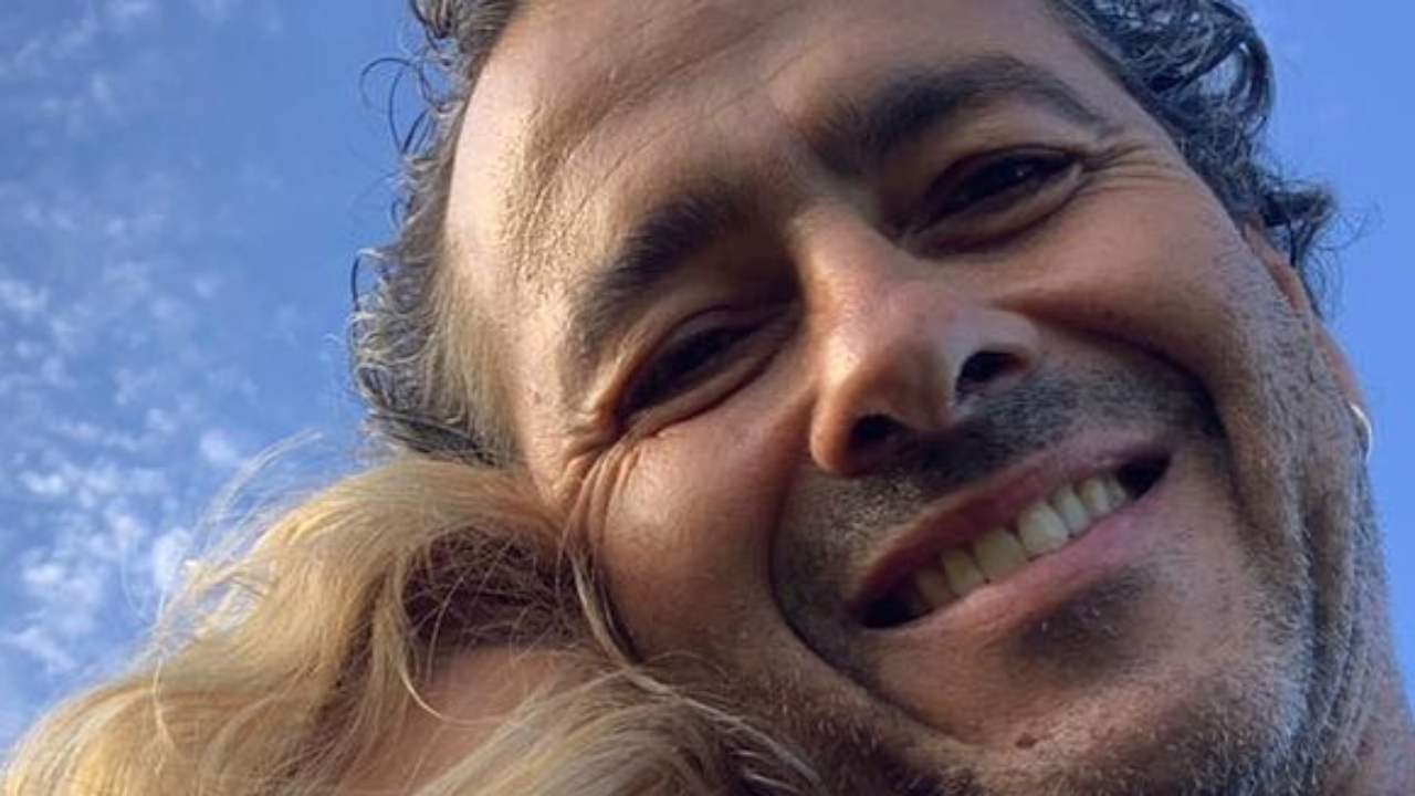 Em raro registro, Marcos Palmeira divide selfie apaixonante e celebra aniversário da esposa: ”Traz tanta alegria”