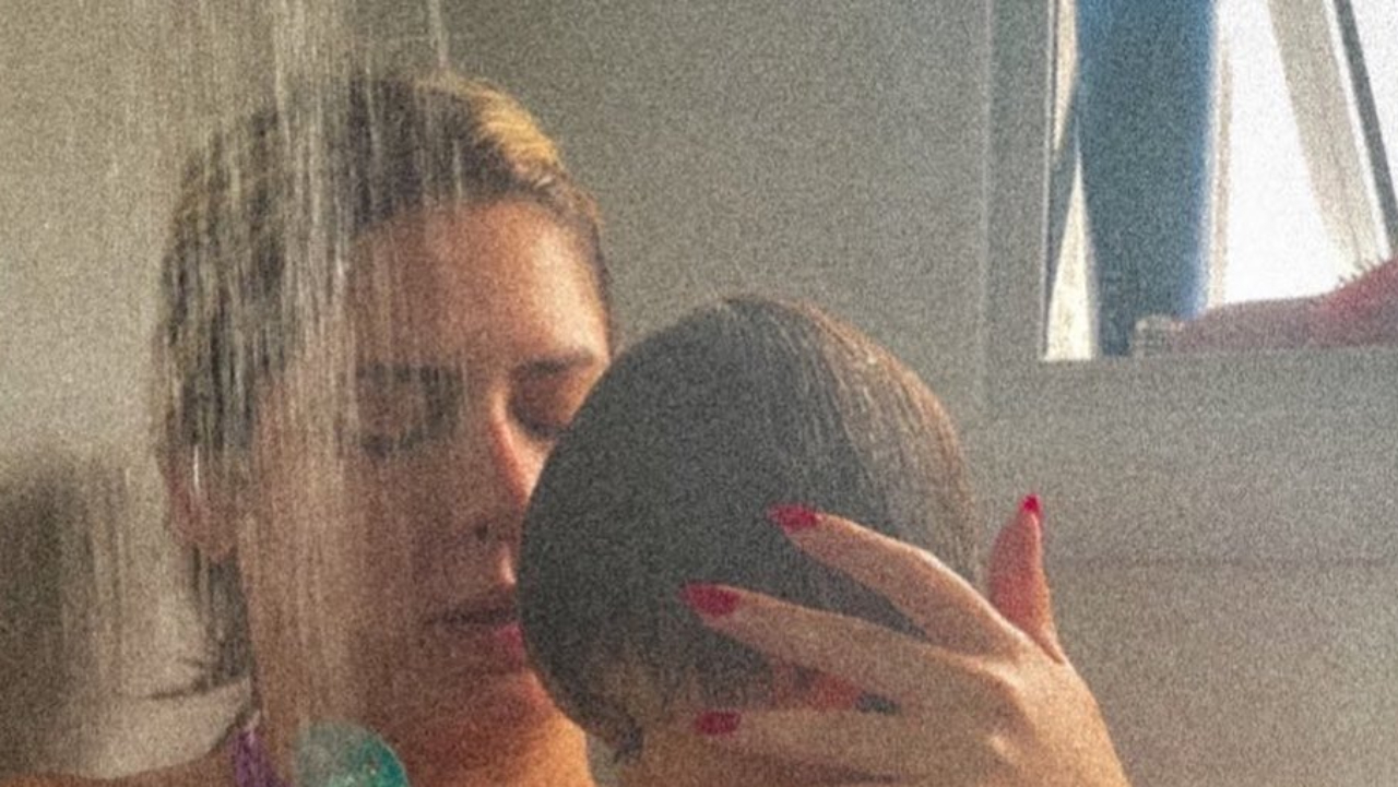 Marília Mendonça surge em clique raro junto do herdeiro e se derrete: ”Te amo tanto”