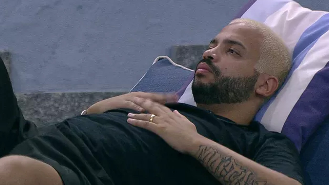BBB21: Emparedado, Projota reflete sobre possível eliminação: “Medo da resposta”