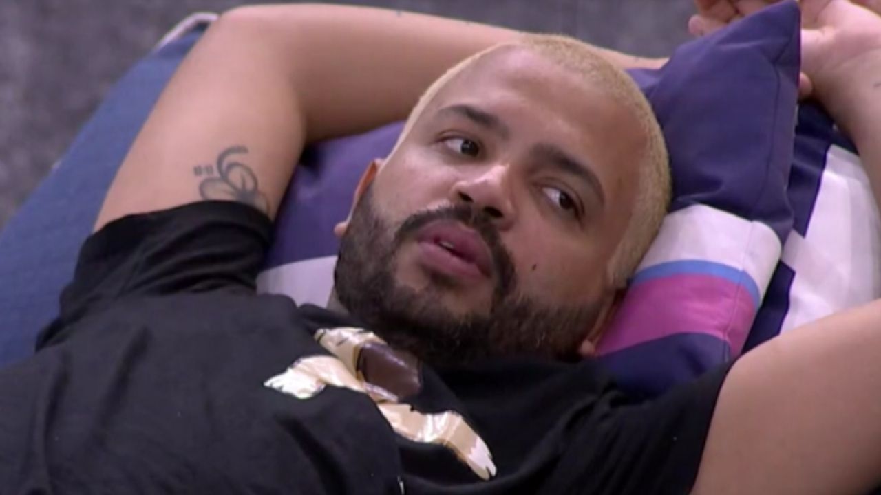 BBB21: Dando show de autoestima, Projota diz que não teme ser eliminado pelo público: “Vai acabar o jogo”