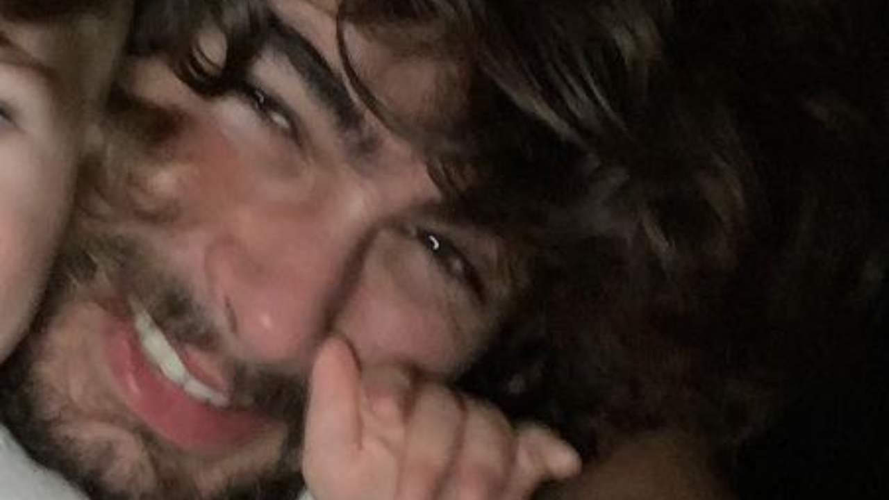Rafael Vitti encanta web ao surgir coladinho com Clara Maria: “Quem aguenta essa dupla”