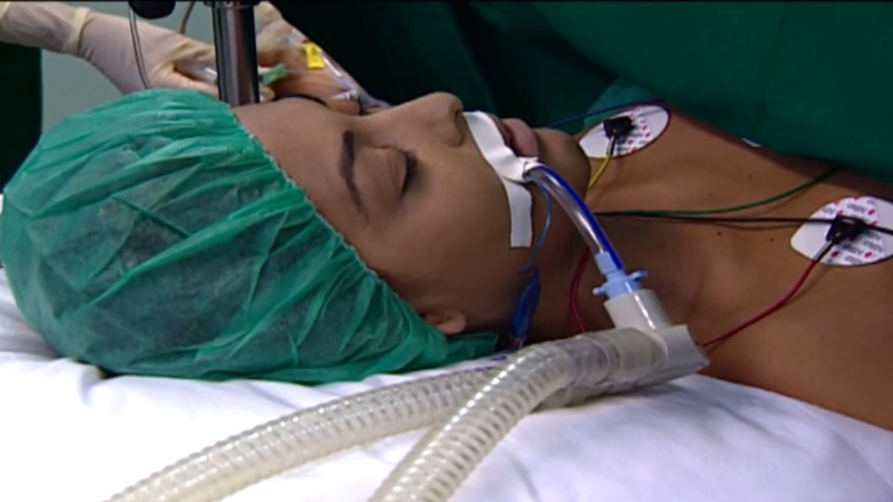 Laços de Família: Rita morre após complicações no parto dos gêmeos