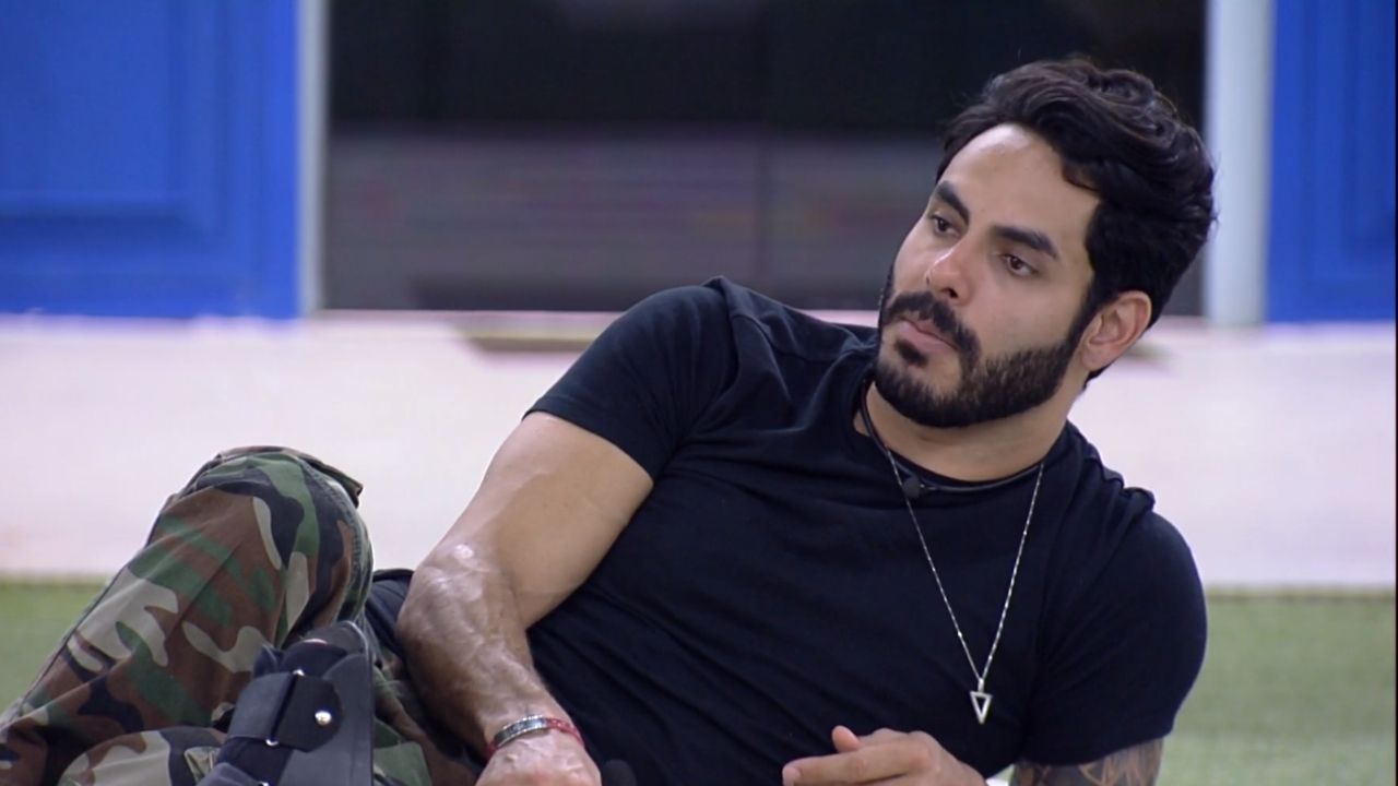BBB21: Dá pra acreditar? Após trair Sarah ao vivo, Rodolffo dá show de autoestima: “Eu estou sendo invejado”