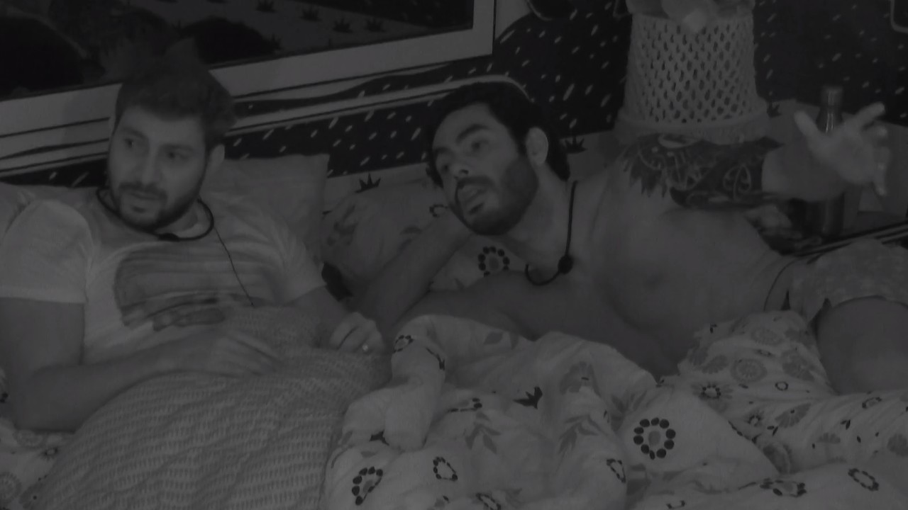 BBB21: Rodolffo diz que Thaís é “fraquinha” e alfineta: “Fica brava por não acharem que ela se posiciona”