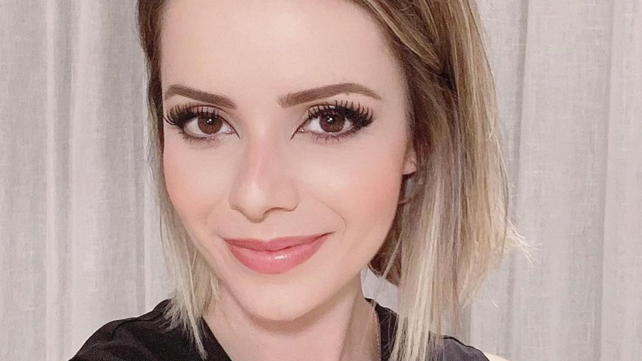 Aos 38 anos, Sandy ostenta ótima forma durante aula de ioga e impressiona fãs: ”Deusa”