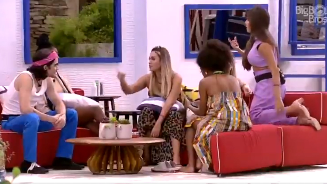 BBB21: Sincerona, Sarah deixa escapar apreço por Bolsonaro e gera polêmica nas redes sociais: “Que pesadelo”