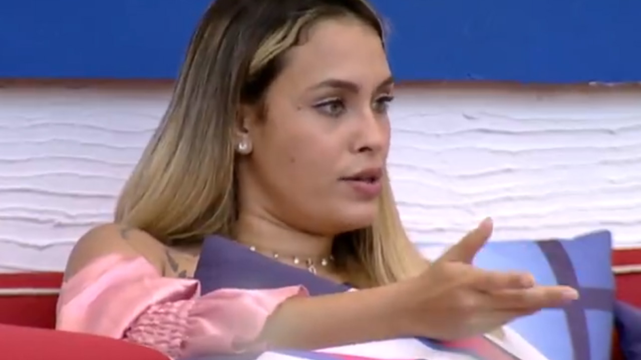 BBB21: Cancelada de novo, Sarah é acusada de gordofobia e público detona: “Se afunda a cada dia”