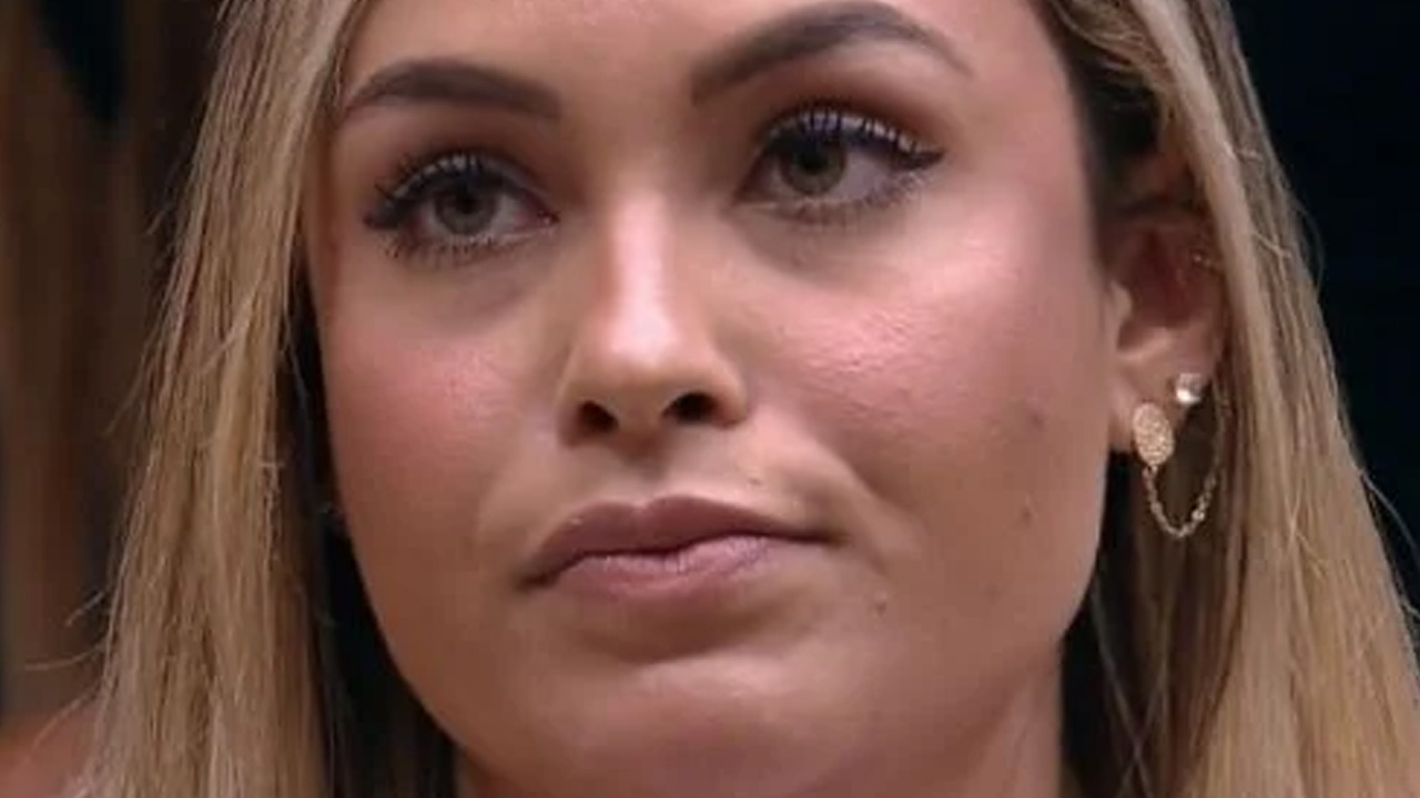BBB21: Sarah se revolta com castigo do Monstro e ameaça Thaís: “Sou daquelas que guarda rancor”