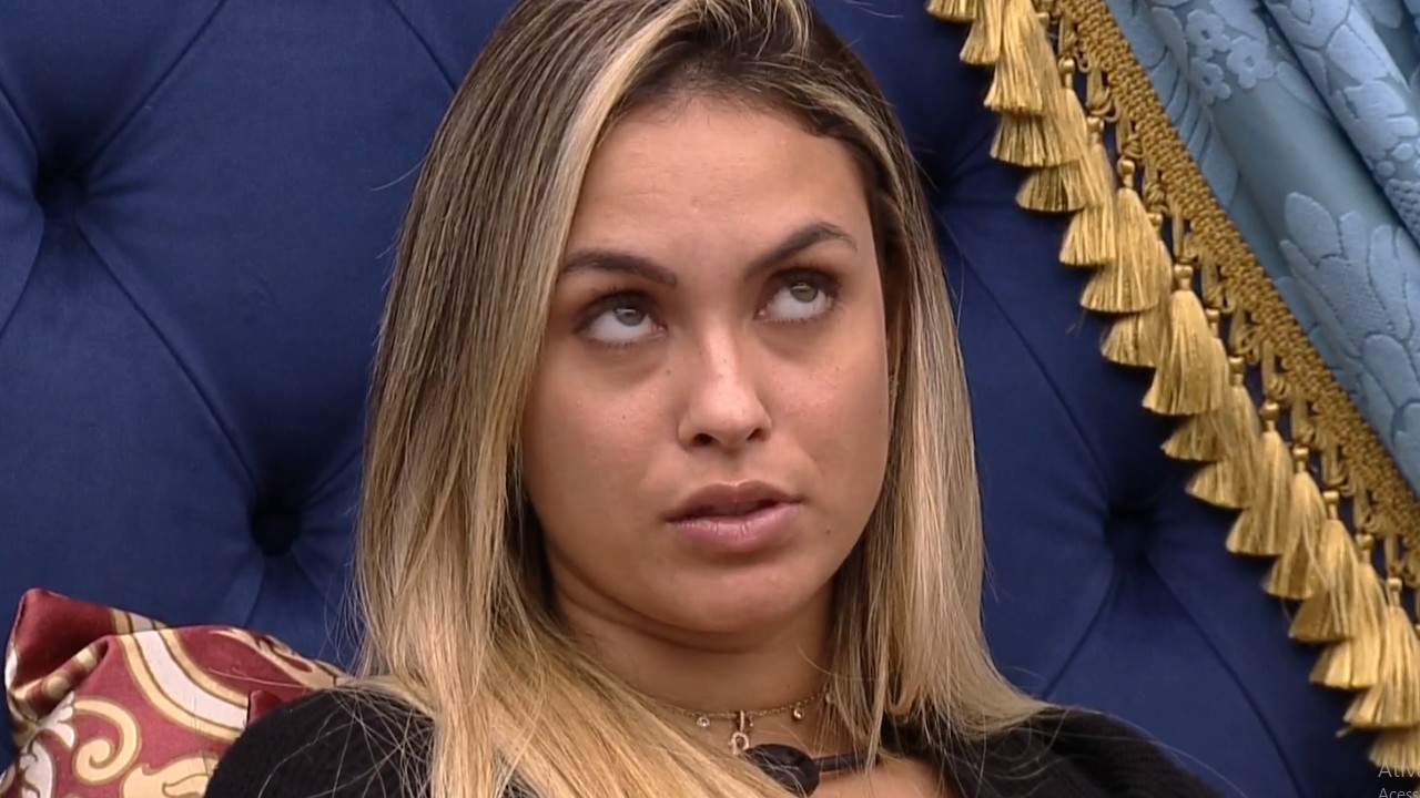 De favorita a cancelada! Sarah passa a perder seguidores após revelar apreço a Jair Bolsonaro