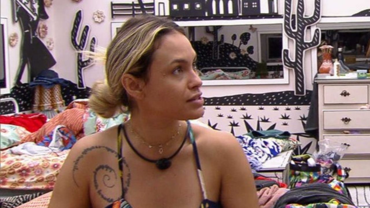 BBB21: Irritada, Sarah dispara contra participantes por falsidade no jogo da discórdia: “Não falei com maldade”