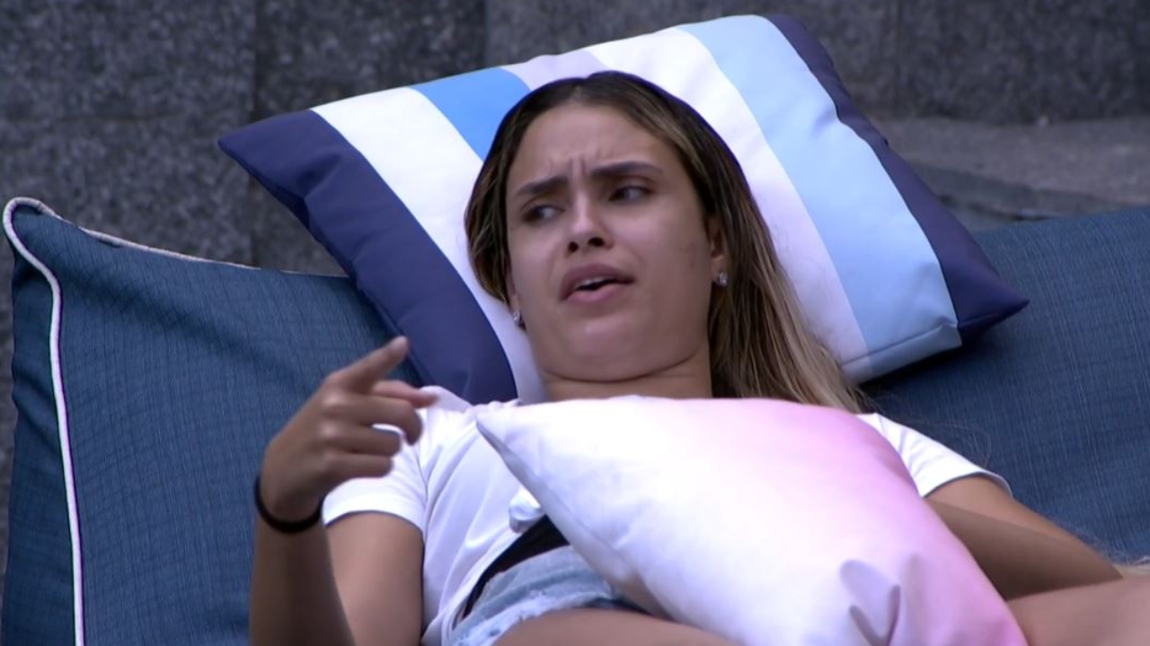 BBB21: Mãe? Sarah dá bronca em Gilberto e repreende: ”Para de ouvir a Juliette”