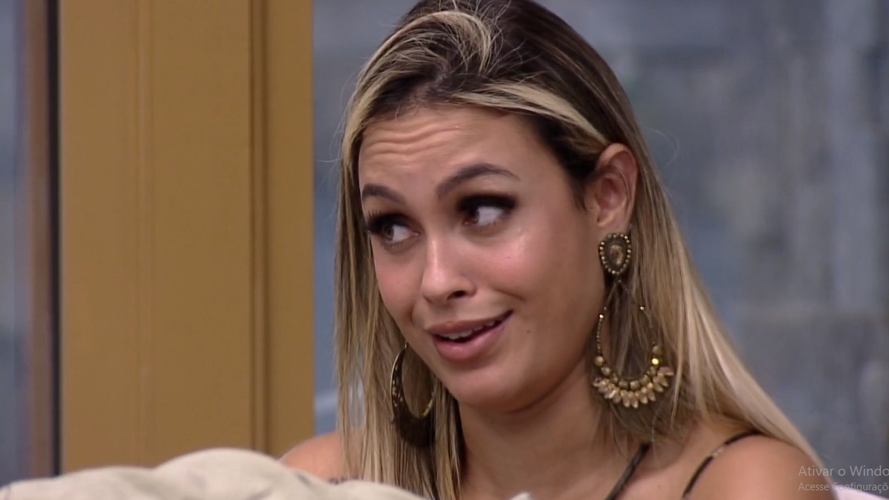 BBB21: Sarah presume que Carla Diaz é o próximo alvo da casa: “Se fecha no mundo dela com o Arthur”
