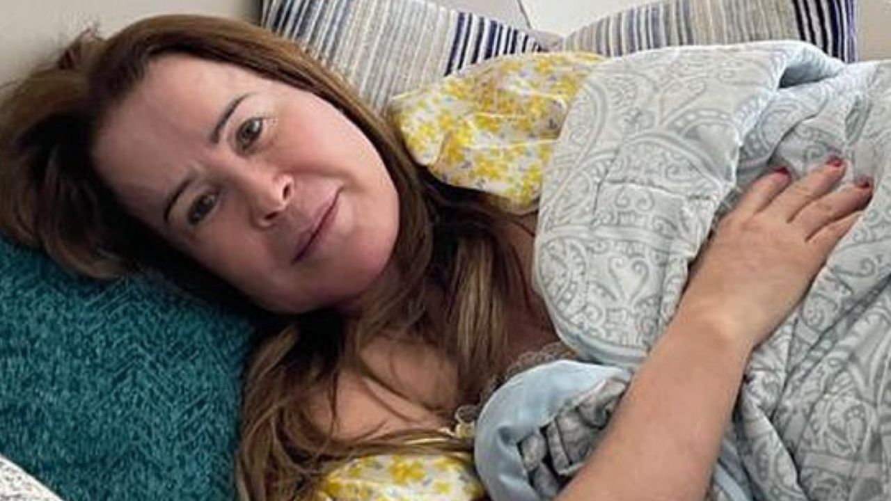 Com Covid-19, Zilu Camargo atualiza quadro de saúde e revela diversão do isolamento: “Sem perder o BBB”